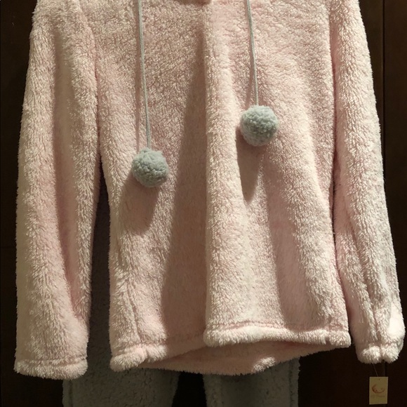 PJ Couture fluffy/warm pj’s pink/gray hoodie set - Picture 2 of 4